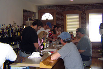 Learn behind an actual bar from our qualified instructors at our Kansas City bartending school!