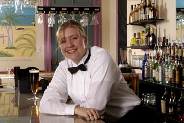 Learn bartending in just two weeks from our qualified instructors at the Professional Bartending School of Cincinnati, Ohio!