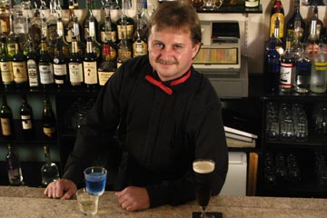Learn bartending in just two weeks from our qualified instructors at the Professional Bartending School of Cincinnati, Ohio!
