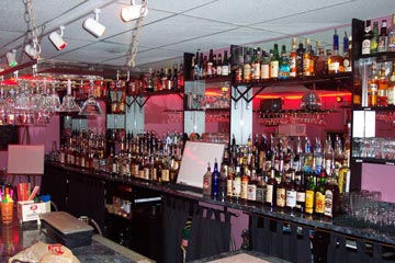 Learn behind an actual bar from our qualified instructors at the Professional Bartending School of Cleveland, Ohio!